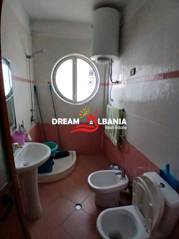 Appartamento 2+1+2+garage in vendita a Durazzo vicino all'Ospedale (ID 41211742 ).