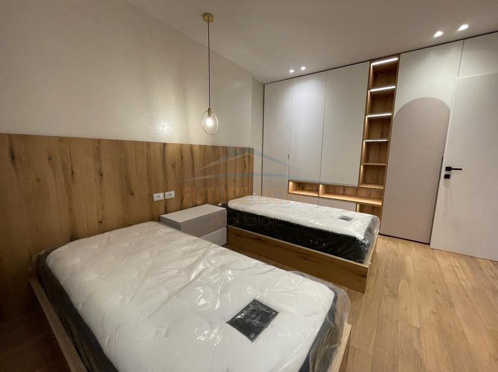 Affitto, Villa su 3 piani, TEG, Tirana.