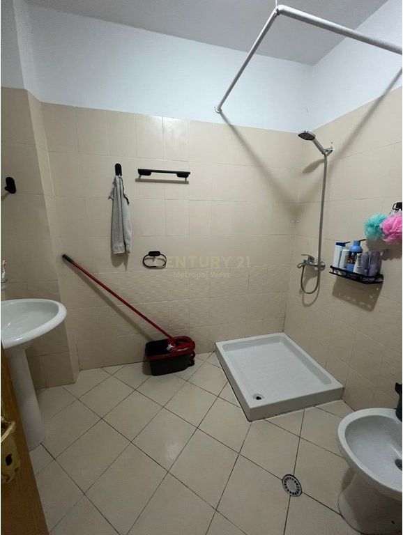 Apartament 1+1 per shitje prane Square 21, Rruga e Kavajes
