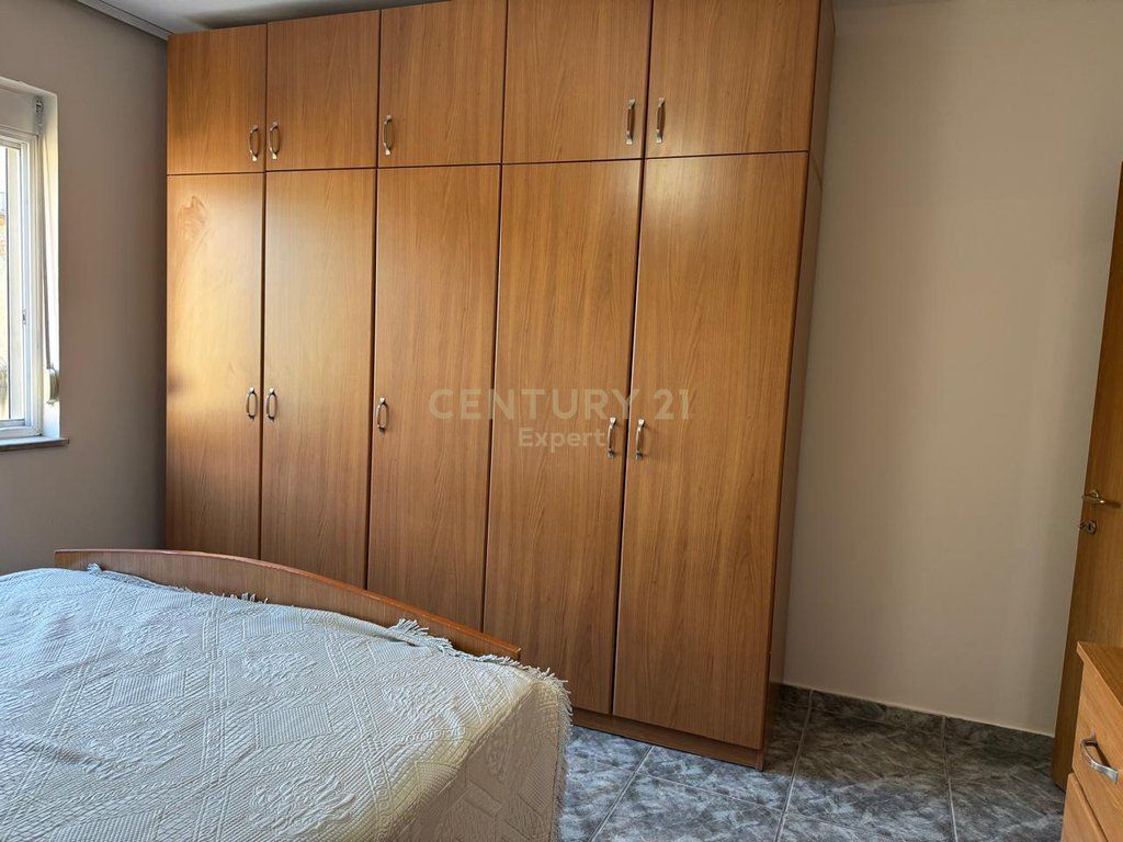 Jepet apartament 1+1 me qira në Ish-Bllok 600 € /Muaj