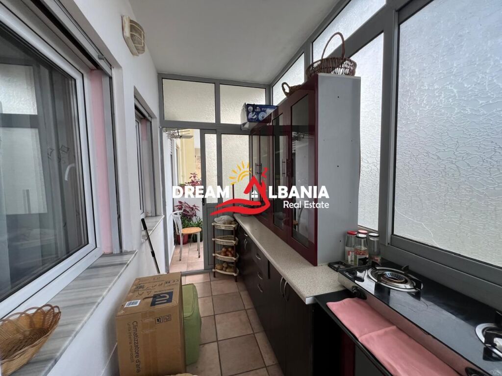 Appartamento 2+1+2+garage in vendita a Durazzo vicino all'Ospedale (ID 41211742 ).