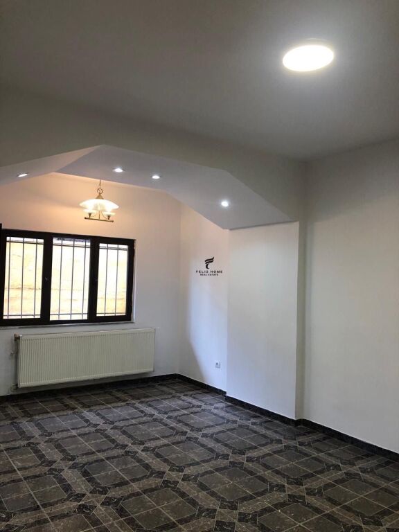 OFFICE FOR RENT 121 M2 KAVAJES STREET 65,000 LEKE
