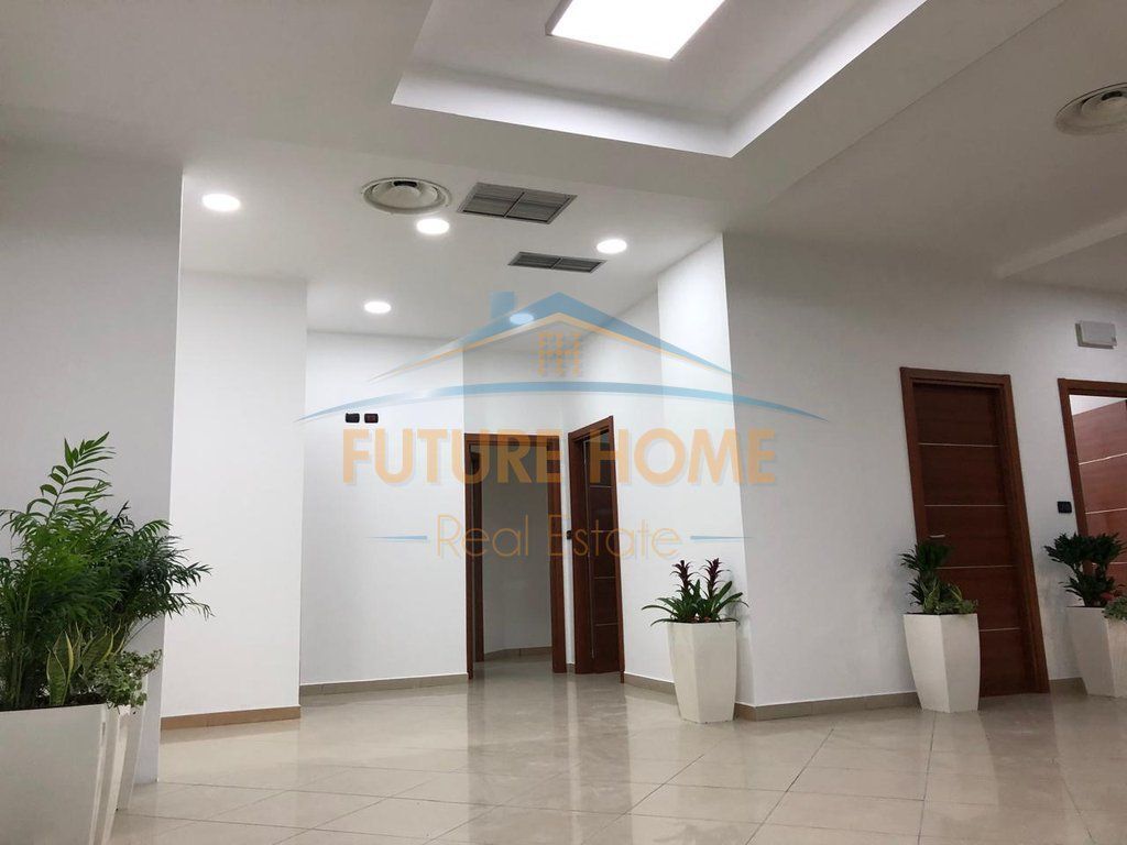 Rent, Office space, Deshmoret e Kombit Boulevard