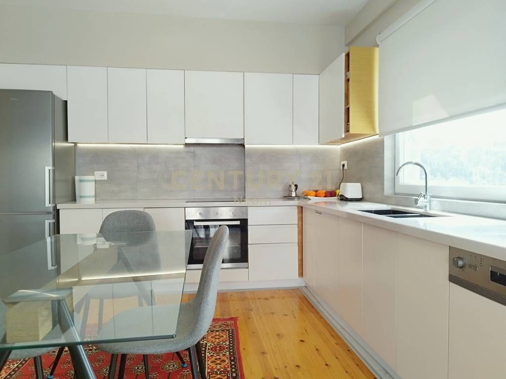 JEPET ME QIRA PENTHOUSE 3+1, KOPSHTI BOTANIK! 1,300 € /Muaj