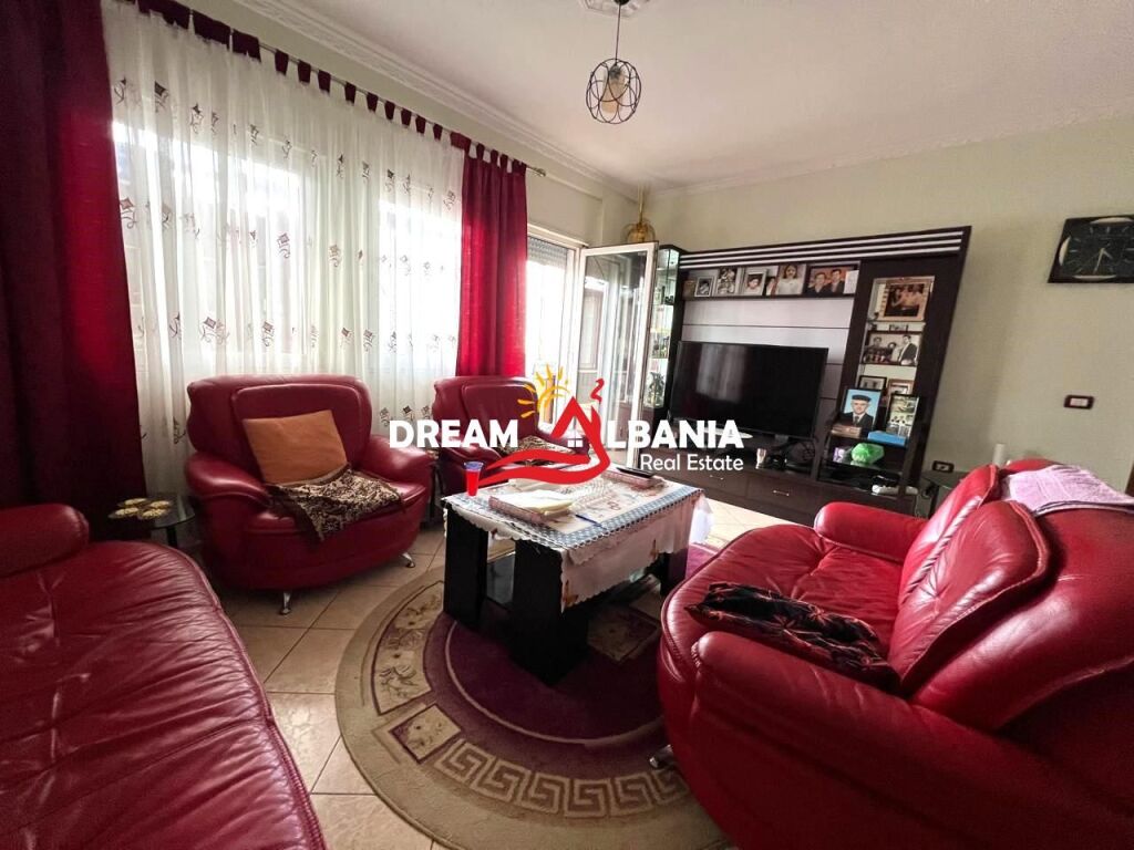 Appartamento 2+1+2+garage in vendita a Durazzo vicino all'Ospedale (ID 41211742 ).