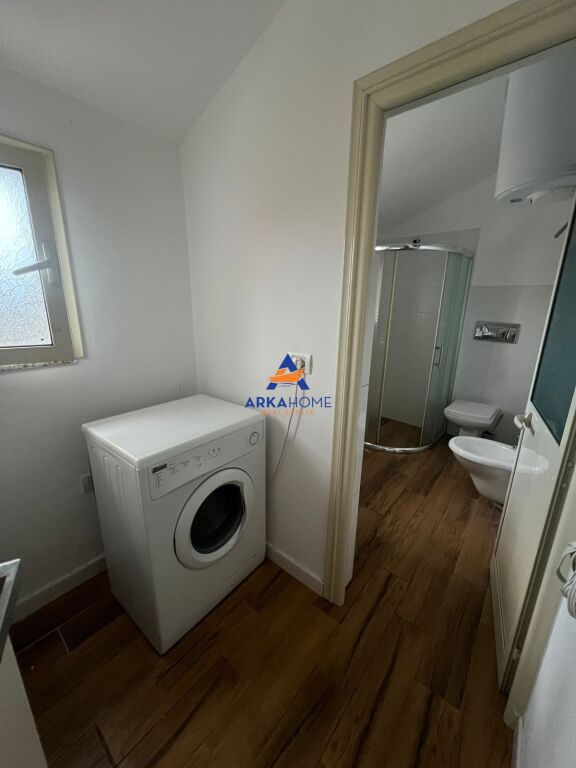 APPARTAMENTO IN AFFITTO 2+1+BALCONE+PARCHEGGIO "CITTÀ STUDENTI, EX SCUOLA FLABINA" 48.000 LEKE