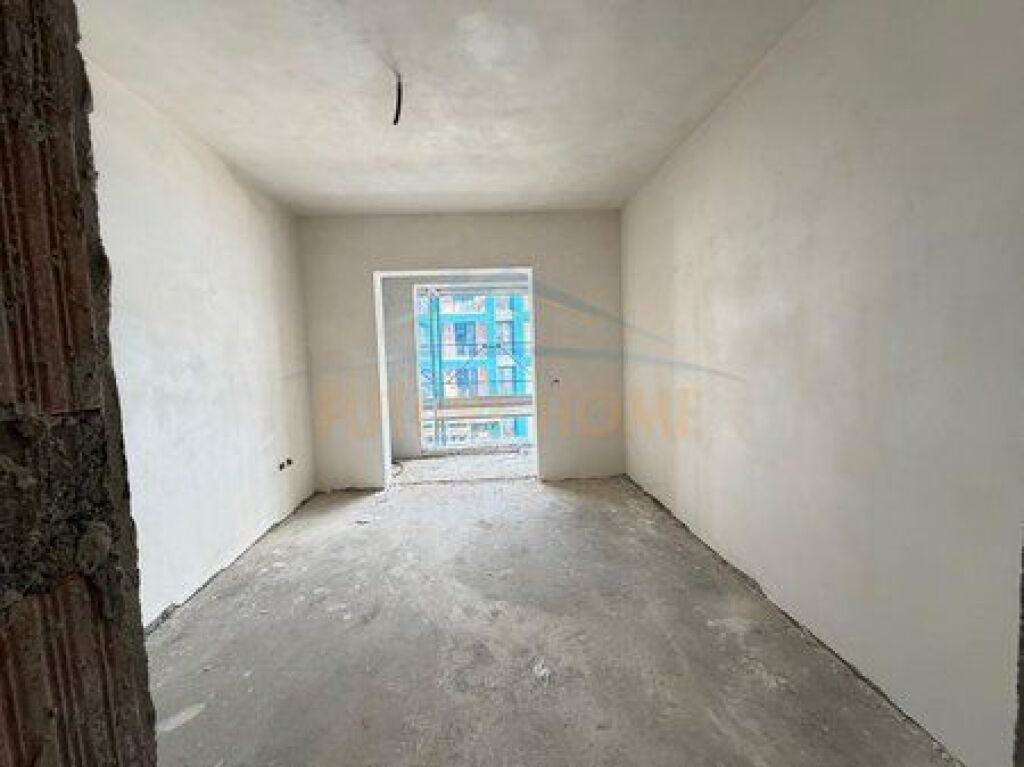 In vendita, Appartamento 2+1+2, Viale Bajram Curri.