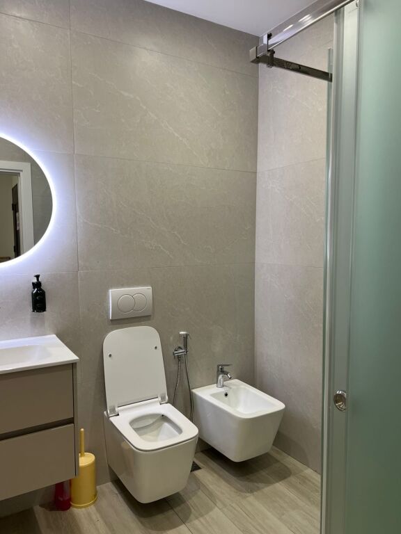 Jepet apartament me qera 1+1