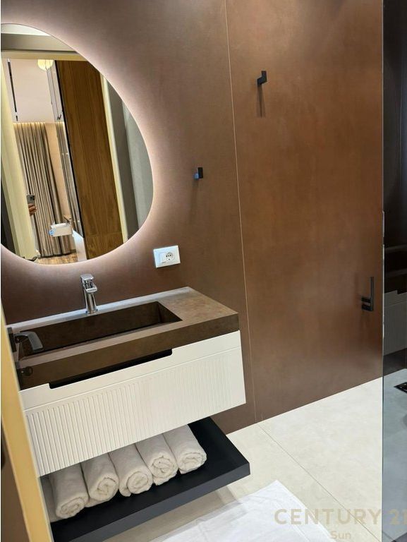 APARTAMENT PER SHITJE 2+1+2+2 POSTE PARKIMI TE KOMPLEKSI DELIJORGJI! 525,000 €