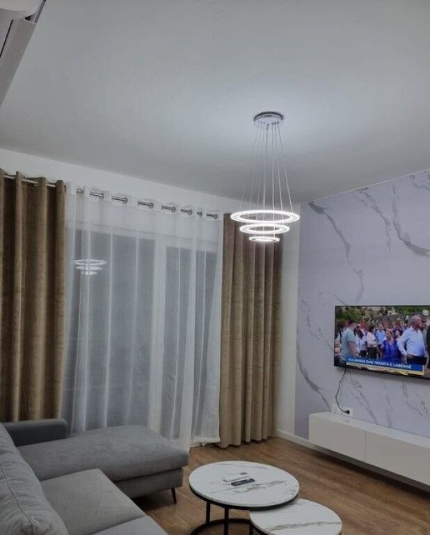 Appartamento 1+1 a Komuna e Parisit
