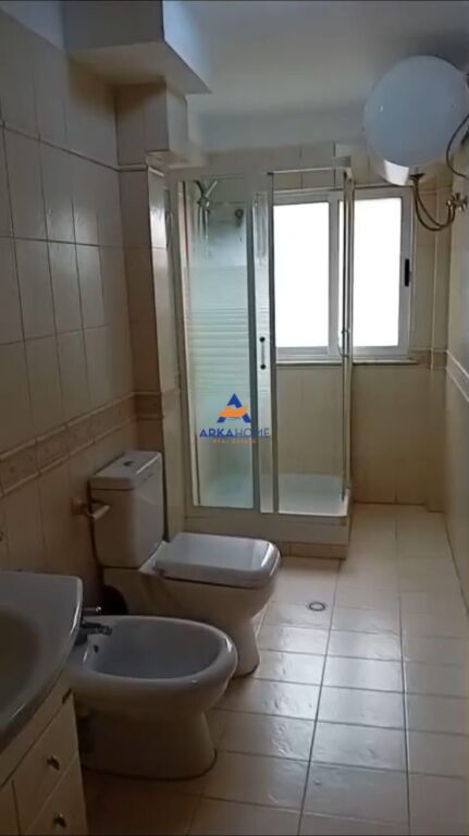 IN VENDITA APPARTAMENTO 3+1+2BALCONI "VIA QEMAL STAFA, XHAMLLIK" 16.000.000 LEKE