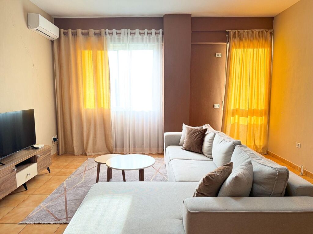 🏡Appartamento 1+1 con parcheggio in affitto 📍 Posizione: Rruga e Barikadave💶 Prezzo: 750€ / mese