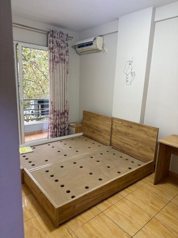 Eskluzive, Jepet me qera apartament2+1+ballkon ne rrugen "Dritan Hoxha" ne Laprake