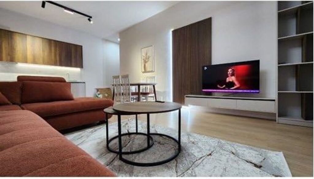 Apartamemt me qera 1+1 te komplekesi DELIJORGJI