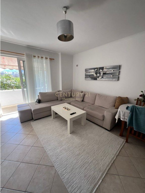 Apartament 1+1 per shitje prane Square 21, Rruga e Kavajes