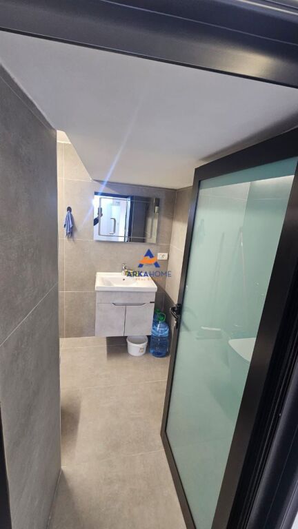 SHOP FOR SALE 50M2 "LOCATED AT THE INTERSECTION OF VASIL SHANTO' 77500EURO