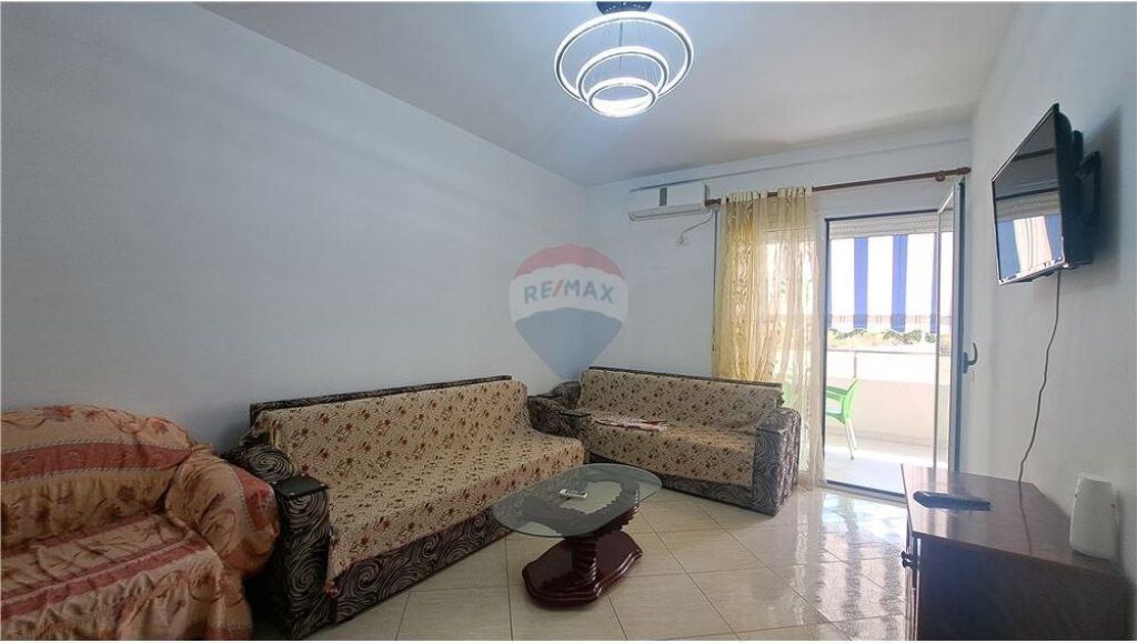 Apartament 1+1 (përfshirë një garazh të mbyllur) ne shitje,Lungomare,Vlore