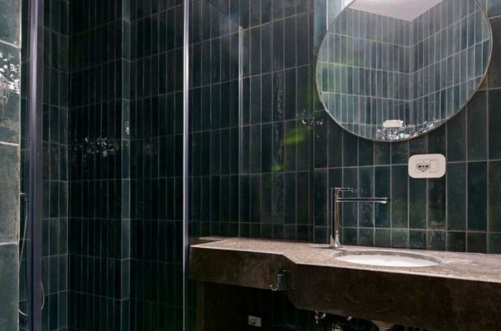 Modern 1+1 apartment with parking space for rent!