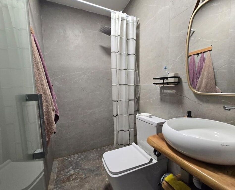 Monolocale in Affitto a 21 Dhjetori - 42,000 ALL