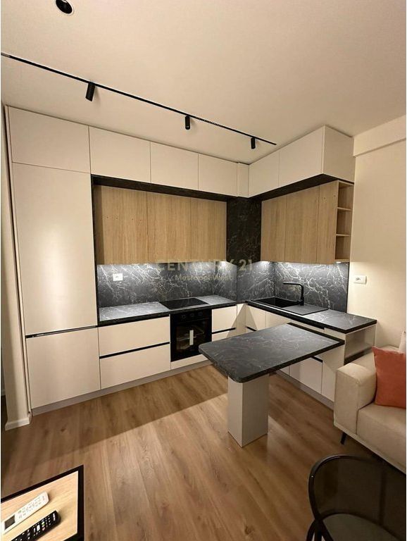 Vendesi in vendita appartamento 1+1 presso la Residenza Kaimi nella zona di Ali Demi!