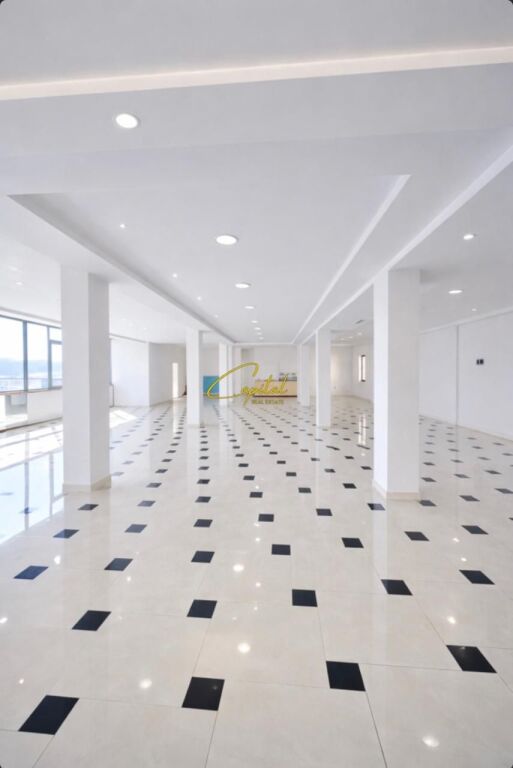 BUSINESS PREMISES FOR RENT 934 M2 SAUK 11,000 EURO