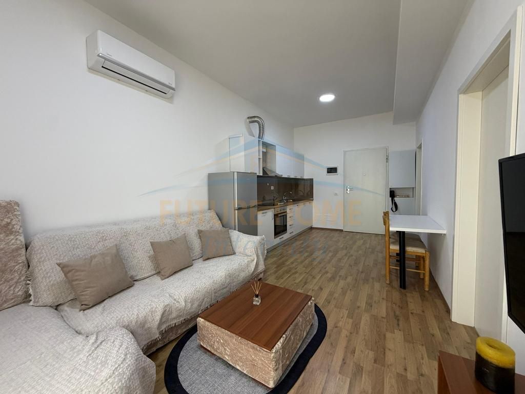 Affitto, Appartamento 1+1, Complesso Mangalem 21, Tirana.