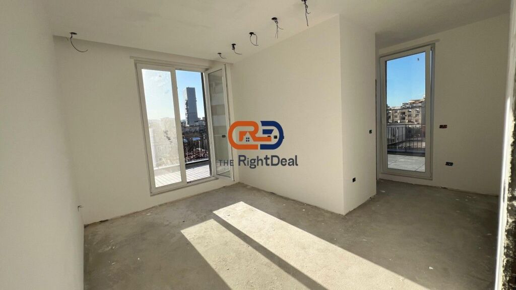 Prane Tregut Elektrik ,Shitet Apartament 2+1+2 Me Verande Dhe Pamje Fantastike!!!