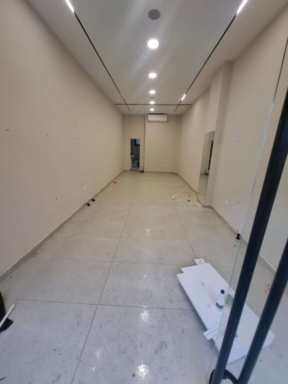 Business premises for rent at Muzemi in Durres