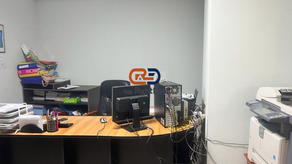 At Selvia, Ideal Business Unit for Sale for Investment !!!
