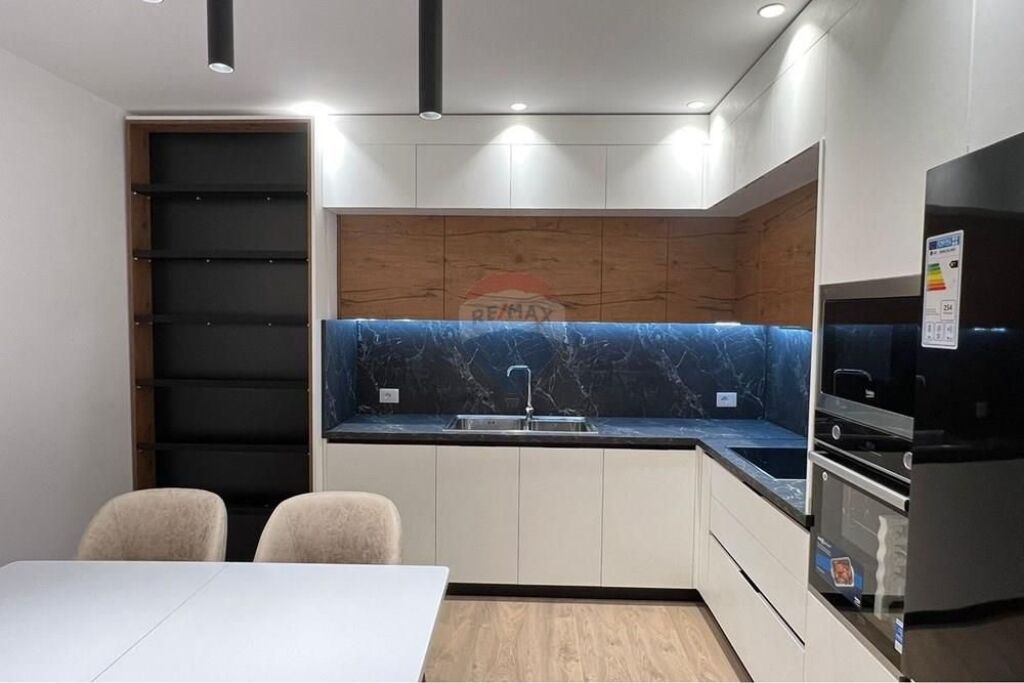 Apartament 2+1+2 per qera Zogu Zi