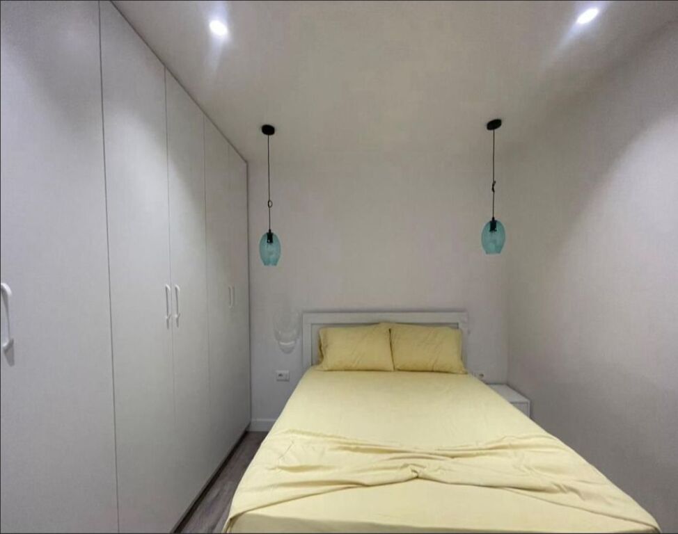 APARTAMENT ME QERA 1+1 RRUGA ASIM VOKSHI 650 EURO
