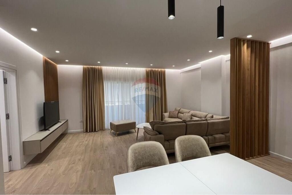 Apartament 2+1+2 per qera Zogu Zi