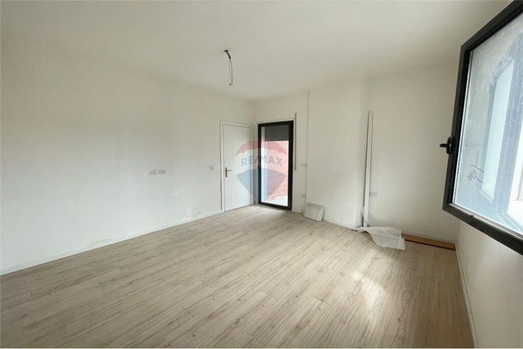 🏢 Apartment 2+1 for Sale – near Bar Urban, Transballkanike, Vlora