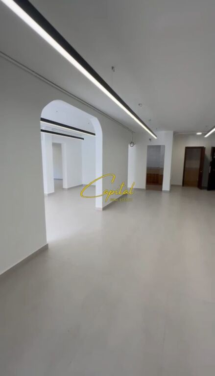 AMBIENT BIZNESI ME QIRA 110 M2 LAPRAKE 100.000 LEKE