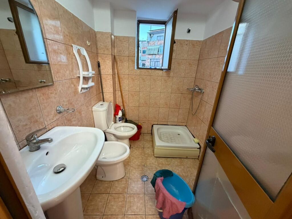 🏡 Appartamento 1+1 in affitto 📍 In Via Mine Peza💶 Prezzo: 50000 leke / mese