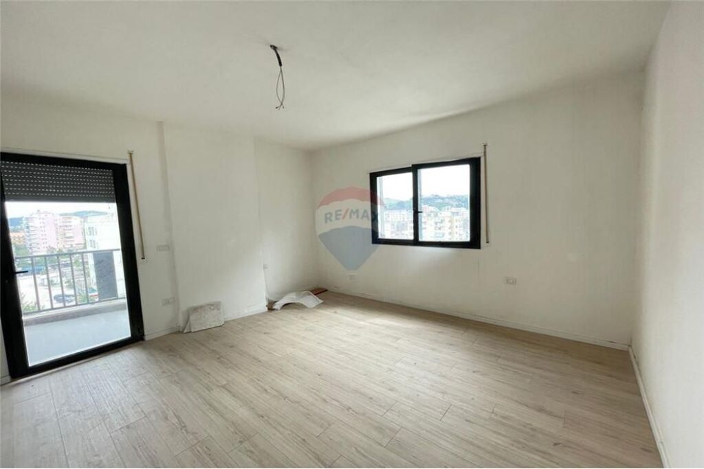 🏢 Apartment 2+1 for Sale – near Bar Urban, Transballkanike, Vlora
