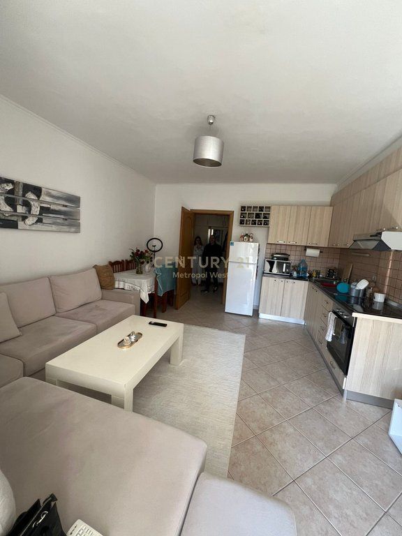 Apartament 1+1 per shitje prane Square 21, Rruga e Kavajes