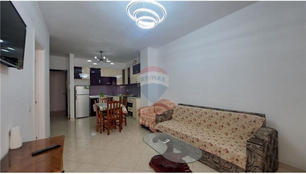 Apartament 1+1 (përfshirë një garazh të mbyllur) ne shitje,Lungomare,Vlore