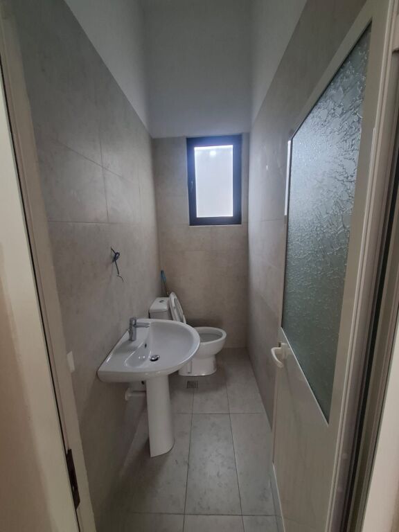 Business premises for rent at Muzemi in Durres