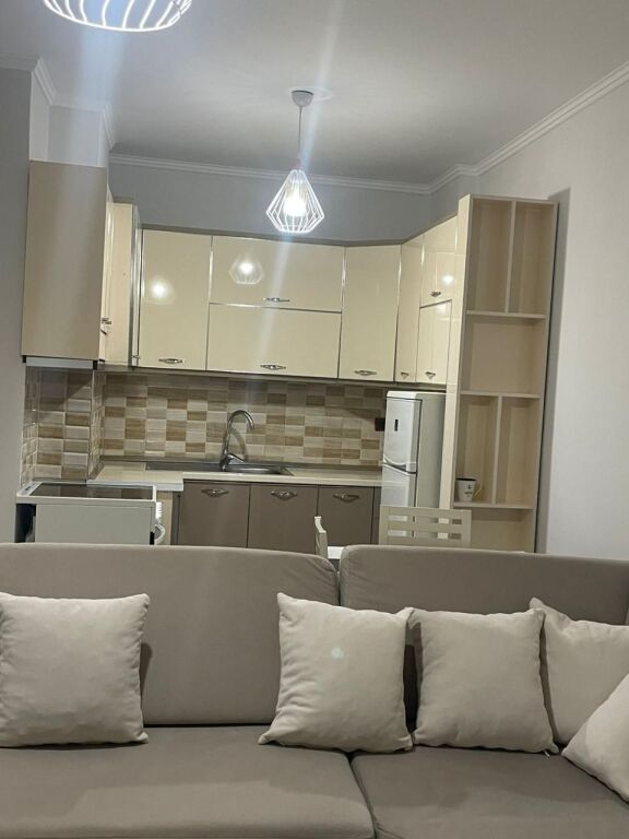 Apartament me qira 1+1 në Astir pranë Rossman