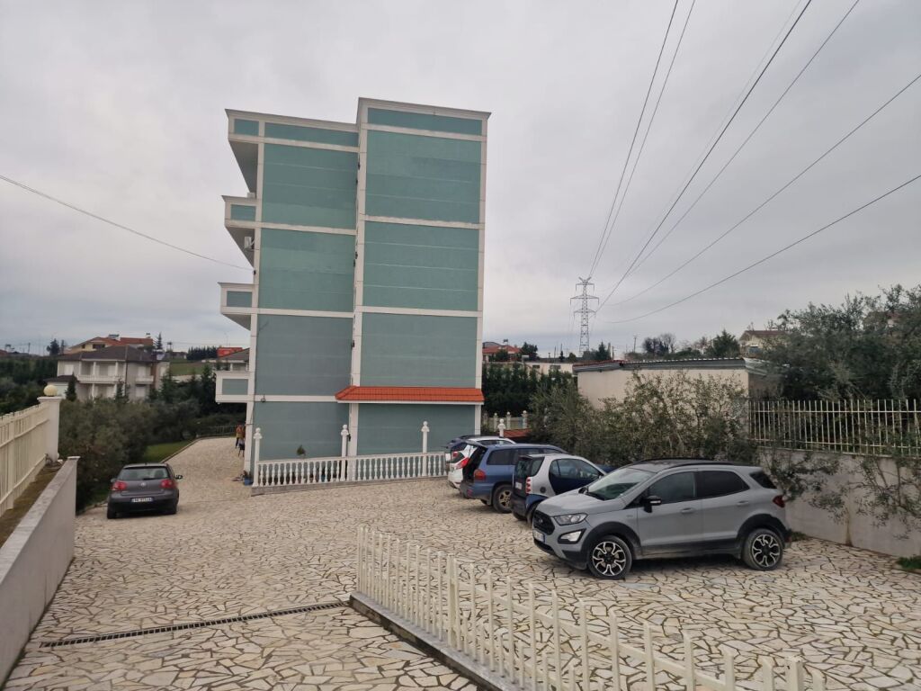 Esclusivo, edificio in affitto per bar-ristorante-albergo a Paskuqan