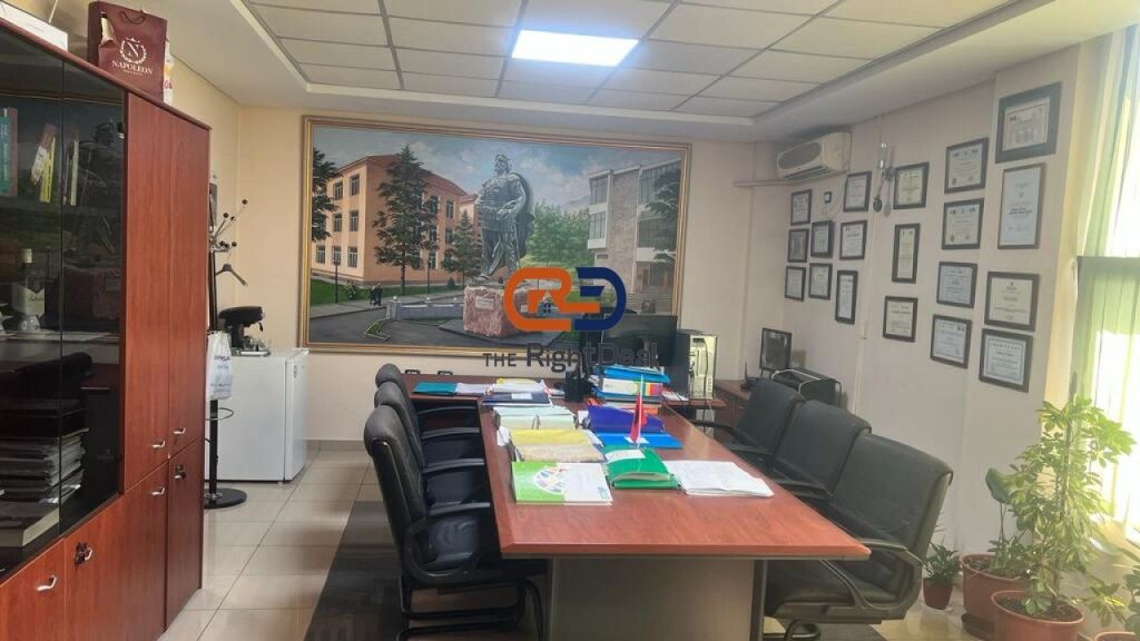 At Selvia, Ideal Business Unit for Sale for Investment !!!