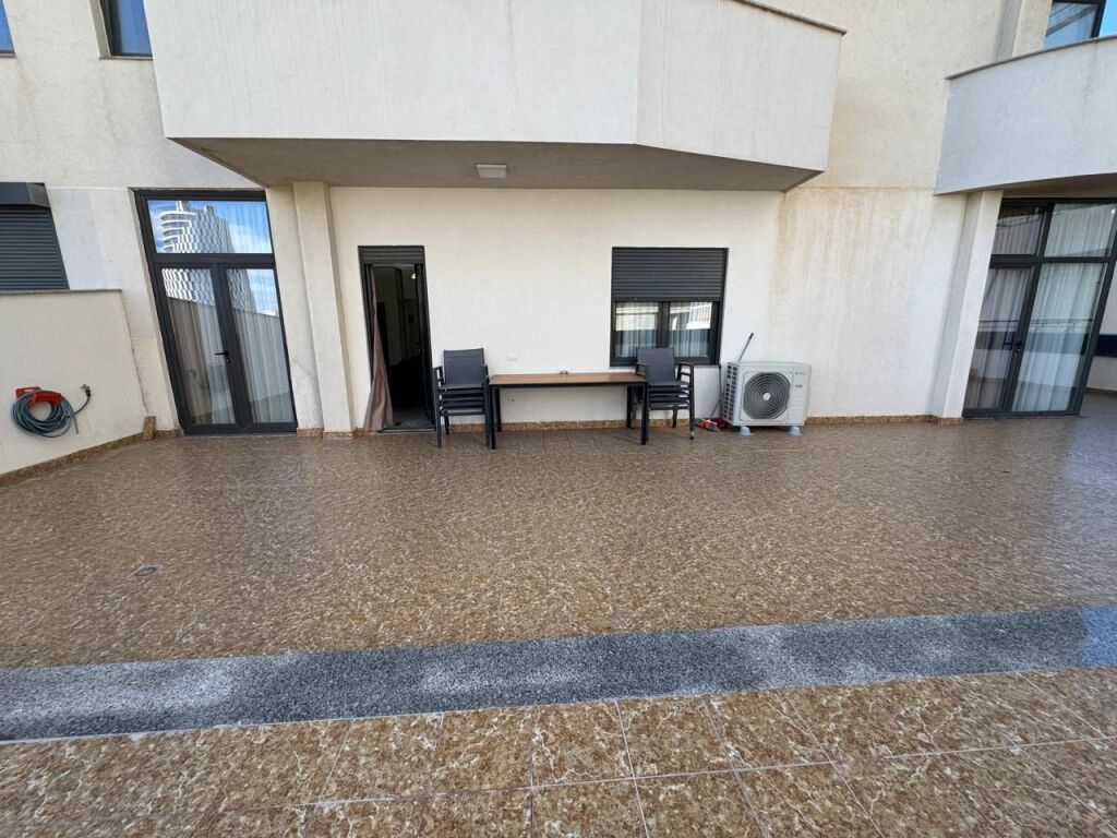 Jepet apartament me qera 2+1+2