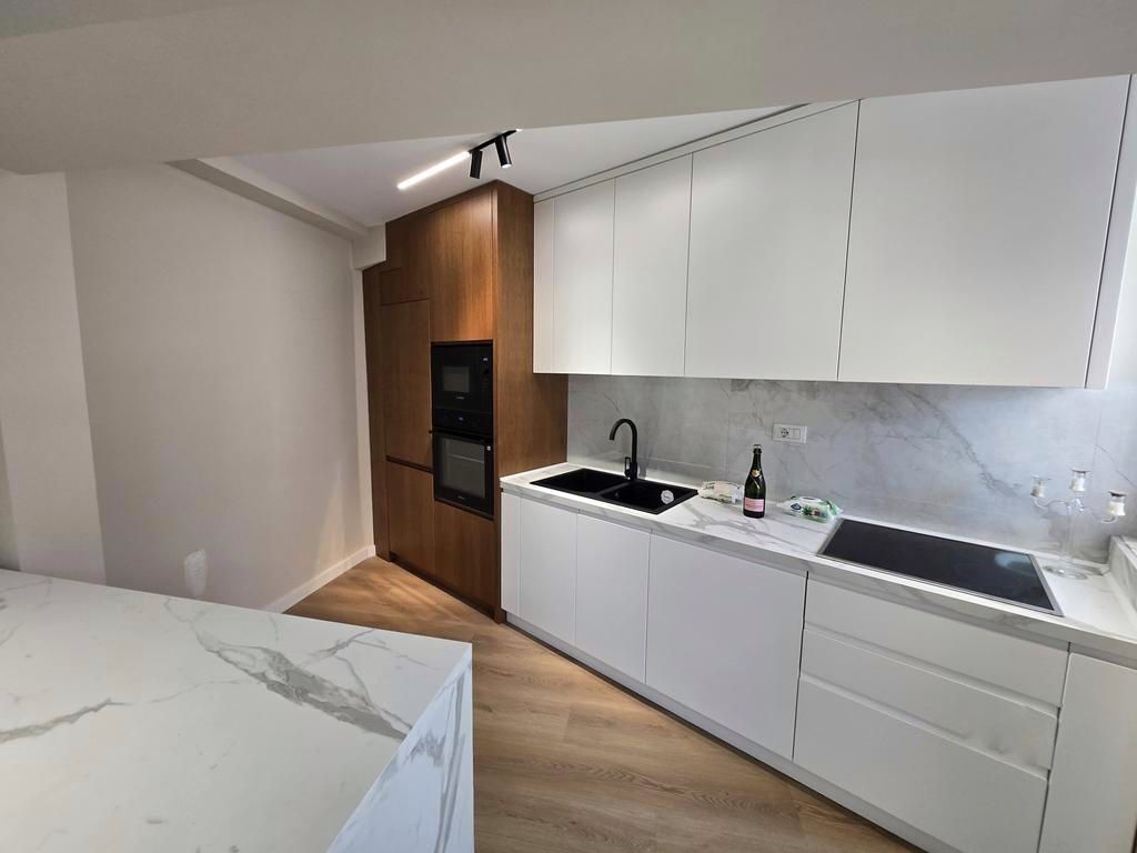 Appartamento di Lusso 2+1+2 in Affitto al 9° Piano!