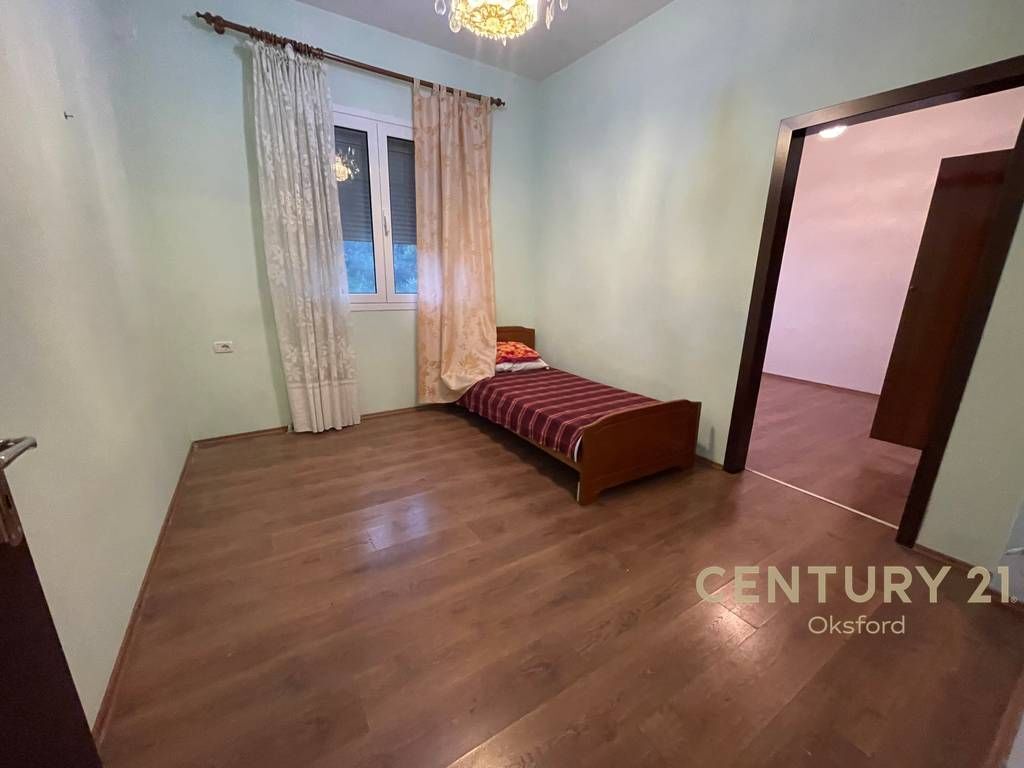 Apartament 3+1+2 per SHITJE ne Shkoze 197,000 €