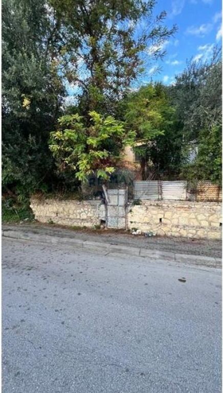 🏡 Tokë Truall + Ndërtesë në Shitje Kuzum Baba, Vlorë