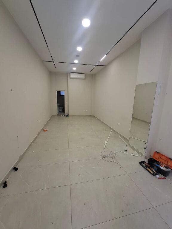 Business premises for rent at Muzemi in Durres