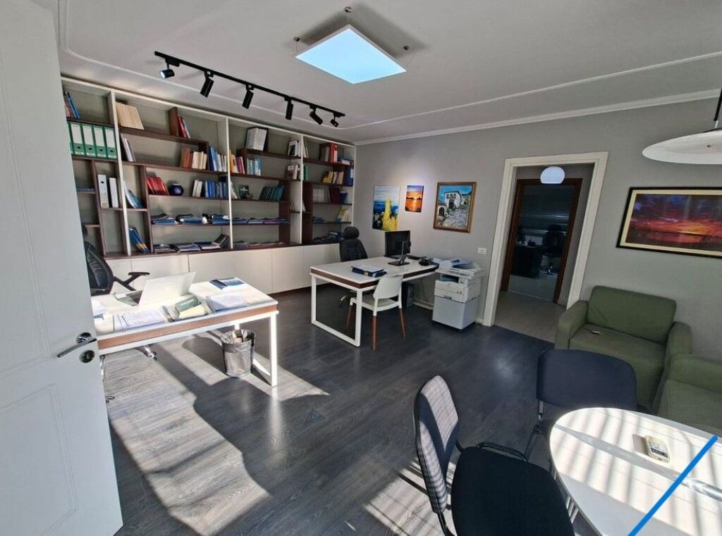 For rent, Office Space, Myslym Shyr, Tirana.