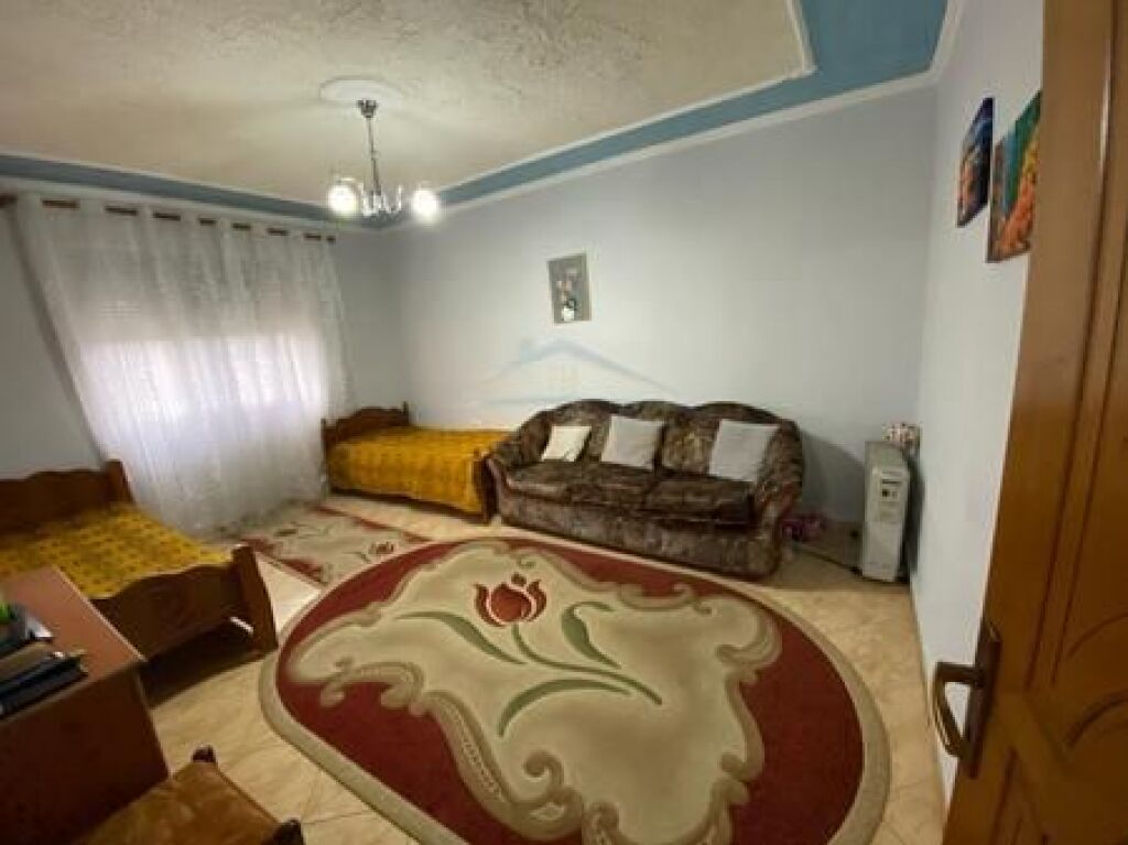 In vendita, Appartamento 2+1, Kombinat, Tirana.