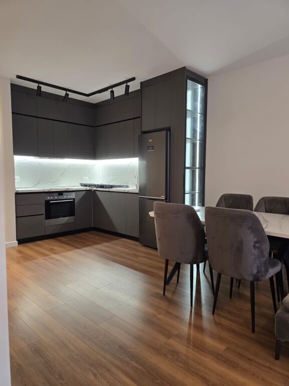Apartament 1+1+1 post parkimi i mobiluar te LIQENI I THATE